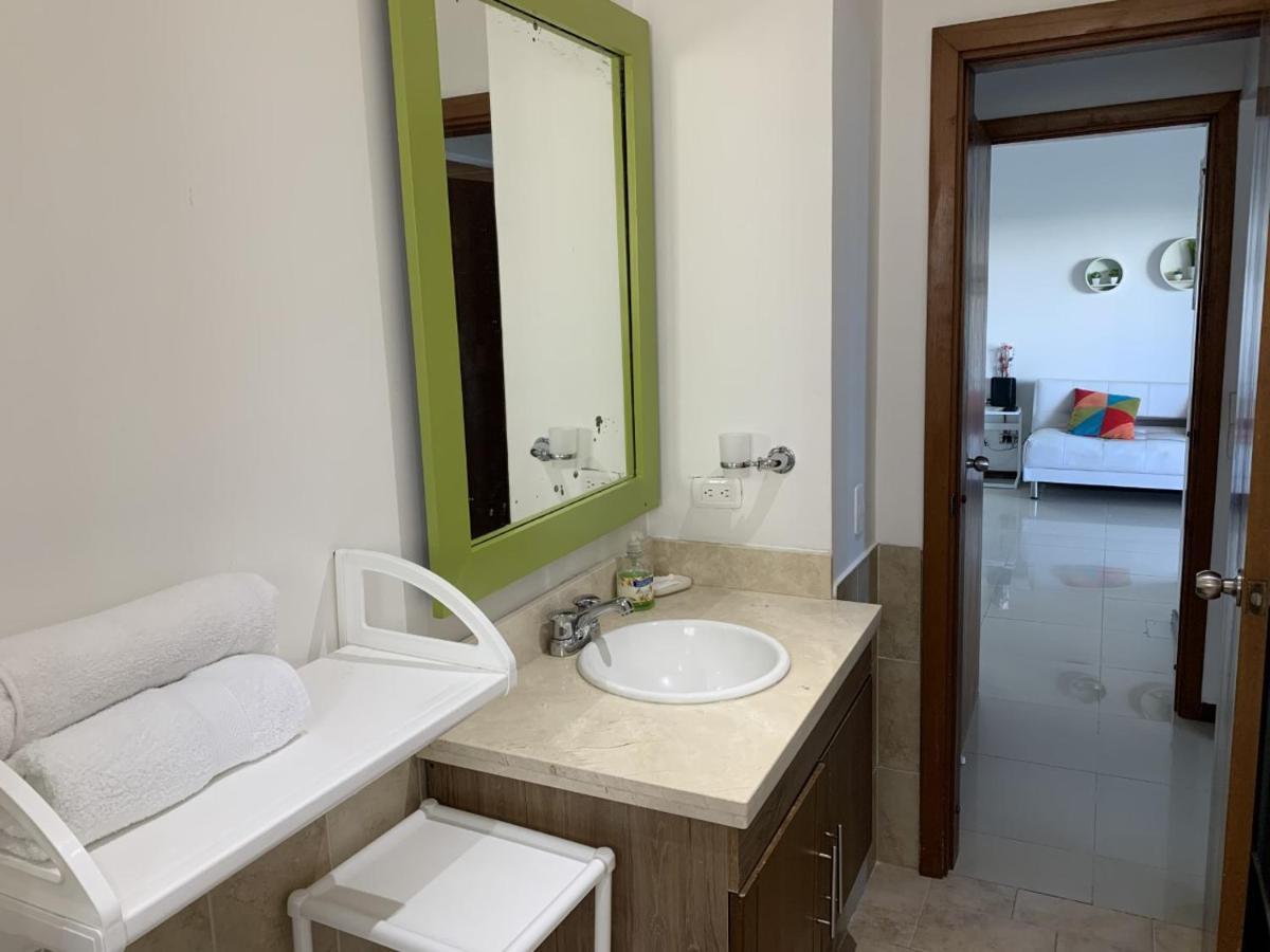 Apartamento Mirador Del Laguito Cartagena Екстериор снимка